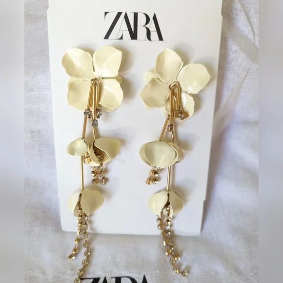 ZARA NWT JEWEL RHINESTONE FLOWER DROP STATEMENT EARRINGS WHITE